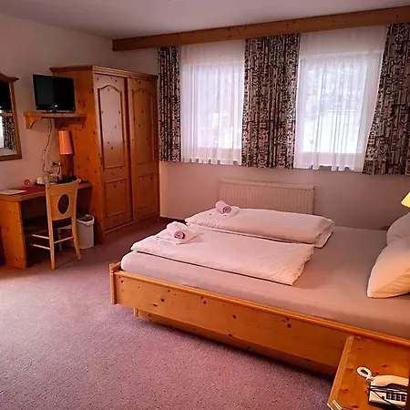 Paradies Samnaun Spiss מלון 3*