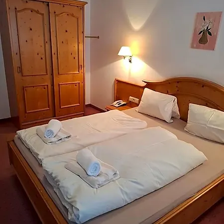 Paradies Samnaun Spiss מלון 3*