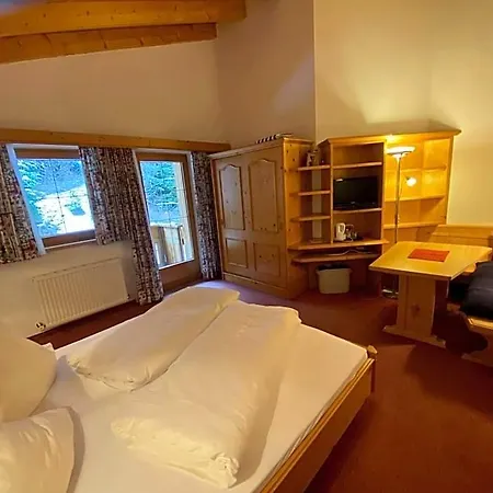 Paradies Samnaun Spiss מלון 3*